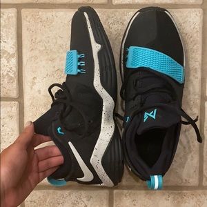 6.5 Nike youth boys shoes gently used